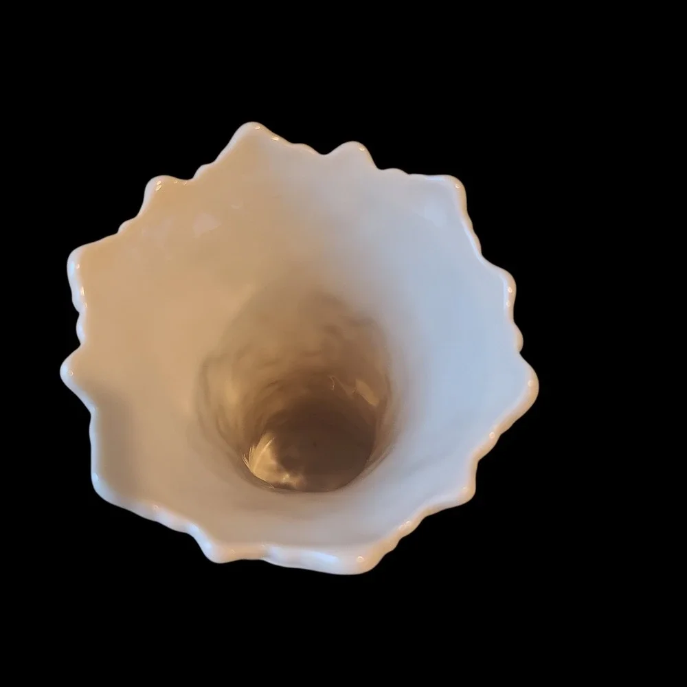 Vintage Lenox Ivory Woodland Acanthus Leaf Vase Scalloped Rim 6 Inch USA